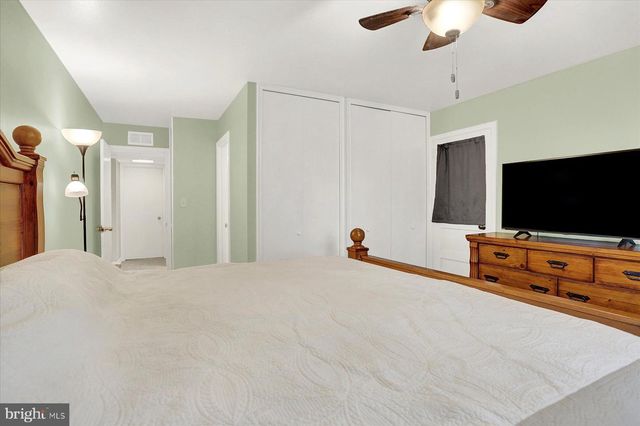 160 KENNEDY LN, Etters, PA 17319