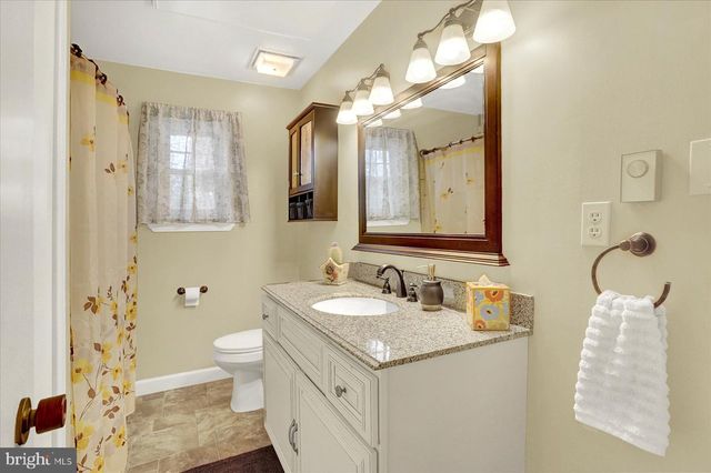 160 KENNEDY LN, Etters, PA 17319