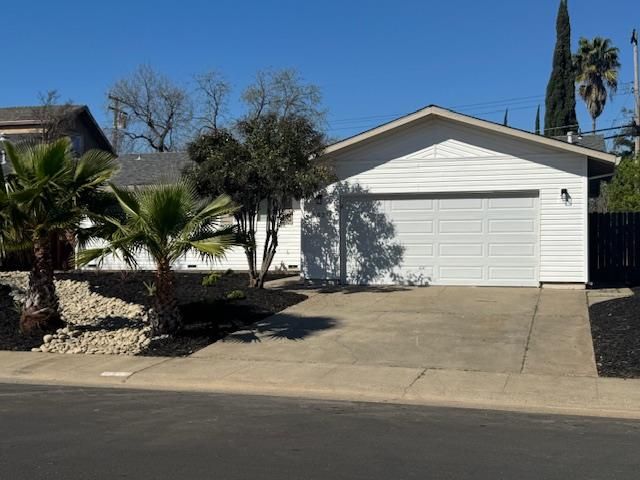 9031 Alderson Ave, Sacramento, CA 95826