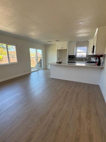 9031 Alderson Ave, Sacramento, CA 95826