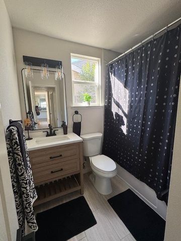 9031 Alderson Ave, Sacramento, CA 95826