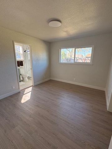 9031 Alderson Ave, Sacramento, CA 95826