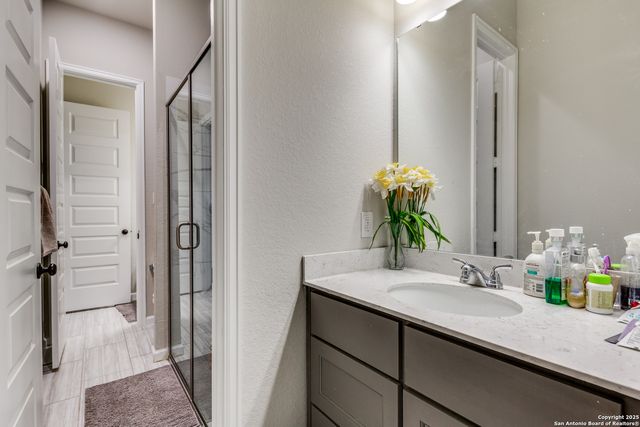 1607 Hallettsville, San Antonio, TX 78253