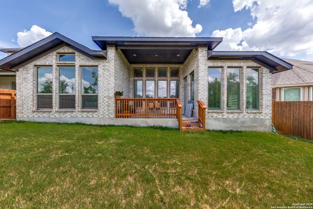 1607 Hallettsville, San Antonio, TX 78253