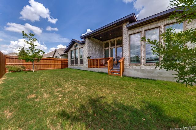 1607 Hallettsville, San Antonio, TX 78253