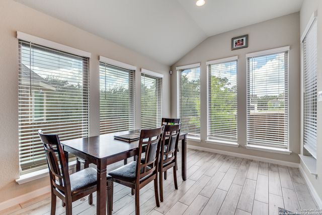 1607 Hallettsville, San Antonio, TX 78253