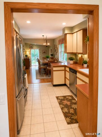 25 Oneil Road, Oxford, CT 06478