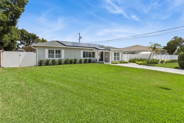 1761 65TH AVENUE N, St Petersburg, FL 33702