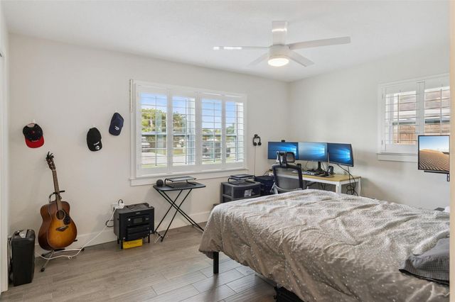 1761 65TH AVENUE N, St Petersburg, FL 33702