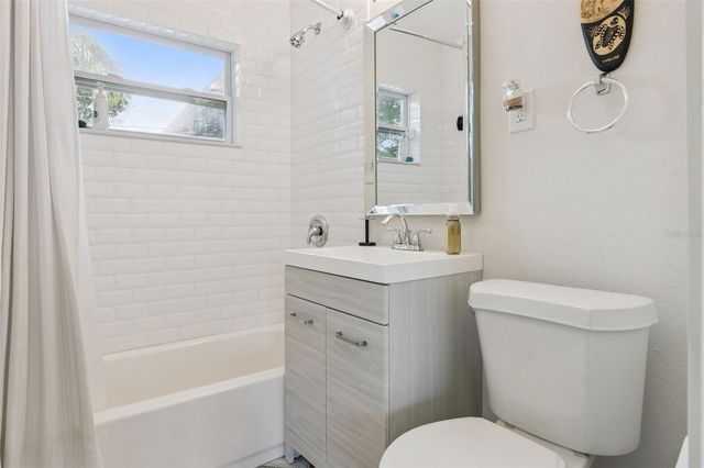 1761 65TH AVENUE N, St Petersburg, FL 33702