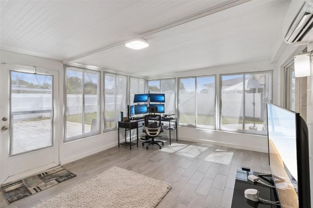1761 65TH AVENUE N, St Petersburg, FL 33702