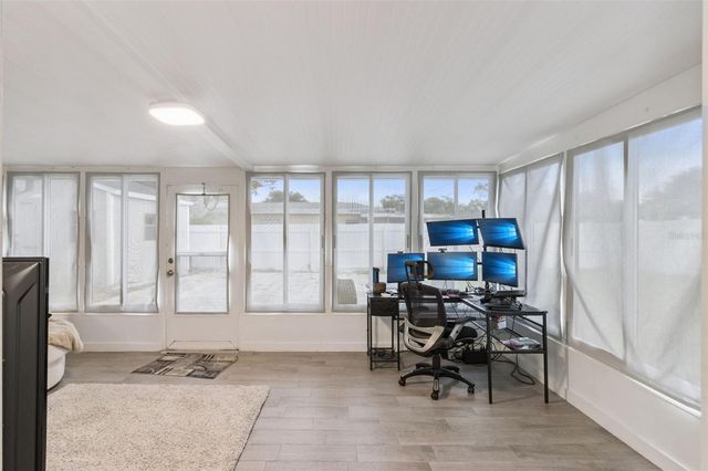 1761 65TH AVENUE N, St Petersburg, FL 33702