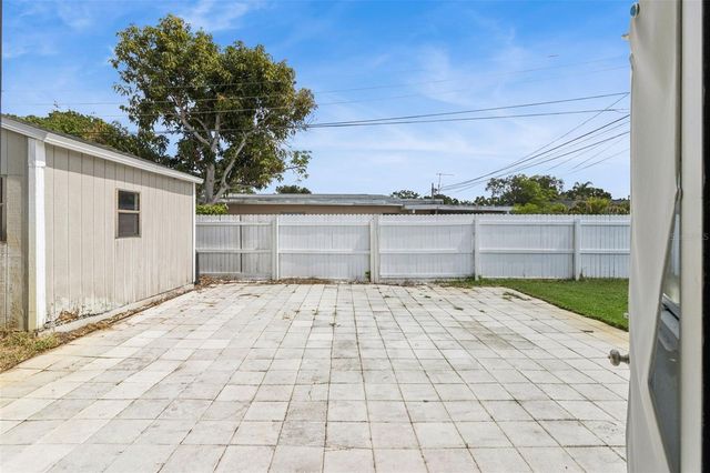 1761 65TH AVENUE N, St Petersburg, FL 33702