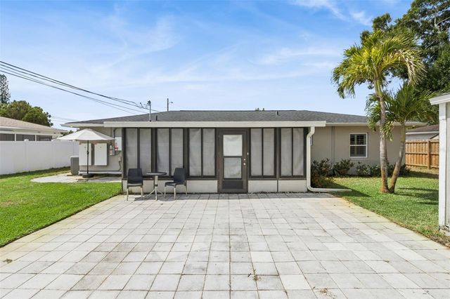 1761 65TH AVENUE N, St Petersburg, FL 33702