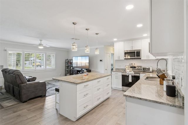 1761 65TH AVENUE N, St Petersburg, FL 33702