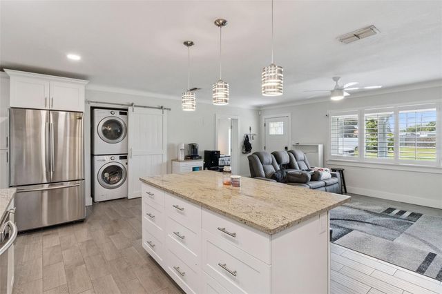 1761 65TH AVENUE N, St Petersburg, FL 33702