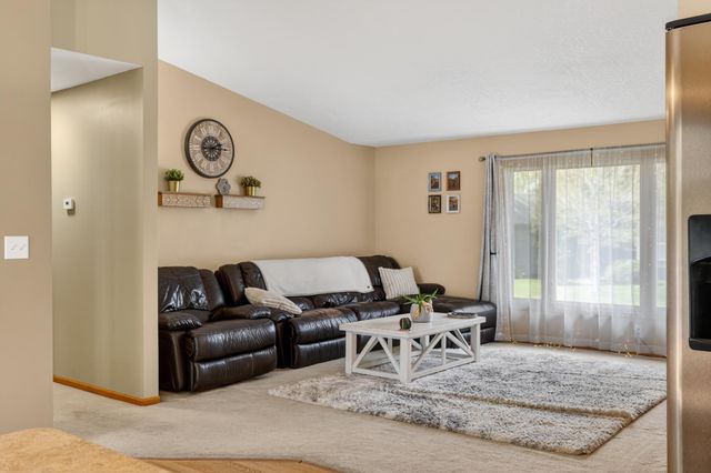1011 Westview Drive, Farmington, MN 55024