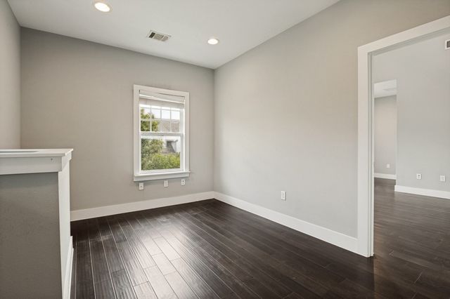 629 Bishop Heights Lane, Dallas, TX 75208