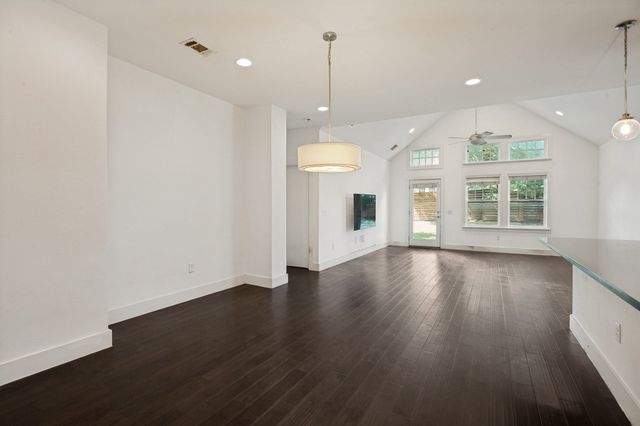 629 Bishop Heights Lane, Dallas, TX 75208