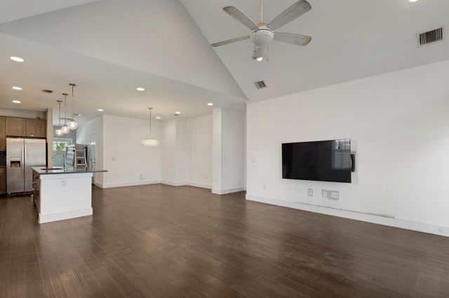 629 Bishop Heights Lane, Dallas, TX 75208
