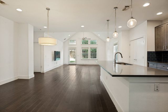 629 Bishop Heights Lane, Dallas, TX 75208