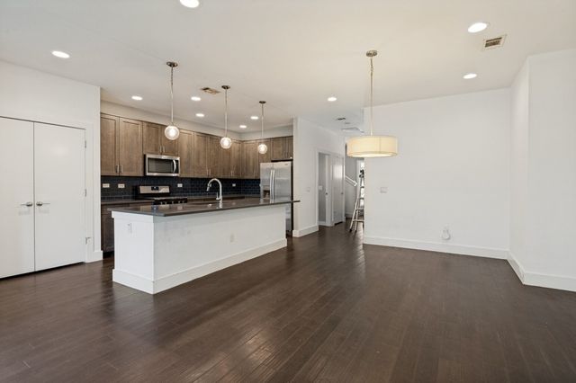 629 Bishop Heights Lane, Dallas, TX 75208