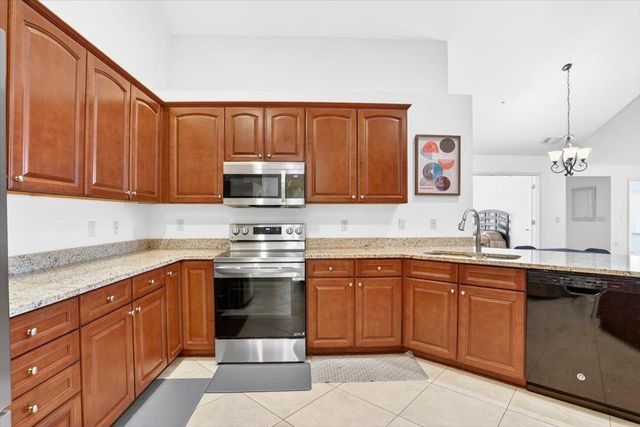 1601 E SOUTHFIELD CIR E, Memphis, TN 38016