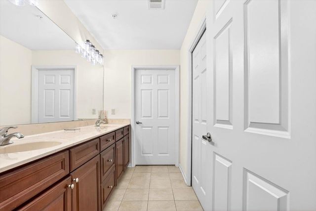 1601 E SOUTHFIELD CIR E, Memphis, TN 38016