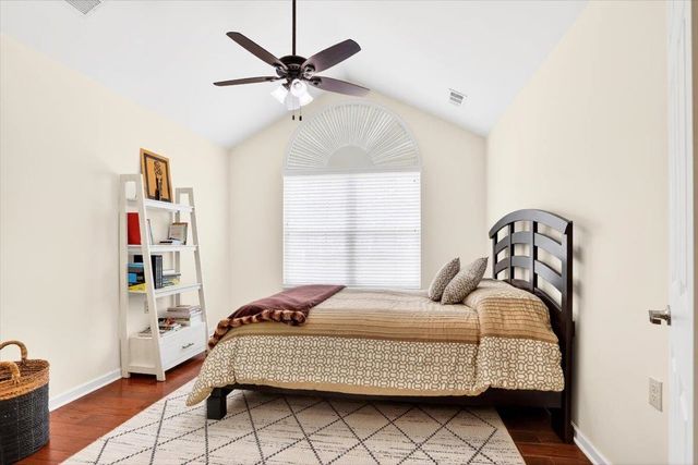 1601 E SOUTHFIELD CIR E, Memphis, TN 38016