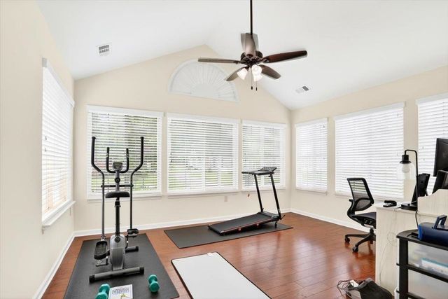 1601 E SOUTHFIELD CIR E, Memphis, TN 38016