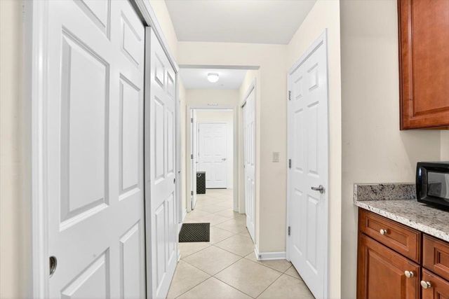 1601 E SOUTHFIELD CIR E, Memphis, TN 38016