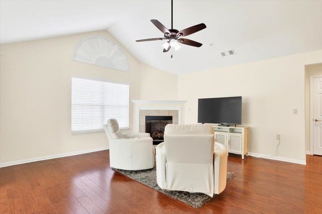 1601 E SOUTHFIELD CIR E, Memphis, TN 38016