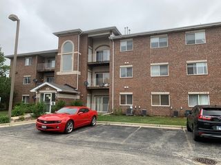 881 North Swift Road 105, Addison, IL 60101