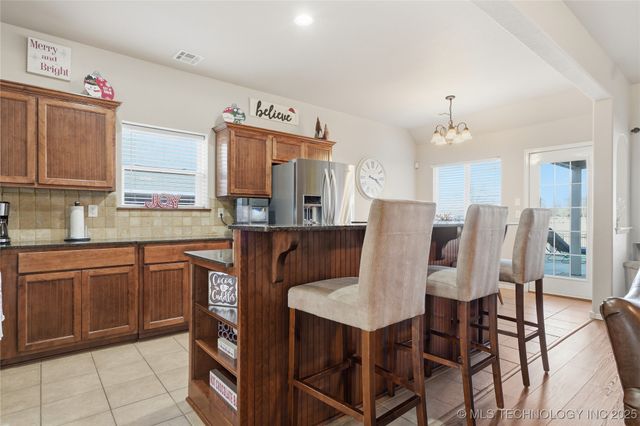 10211 N 143rd East Avenue, Owasso, OK 74055