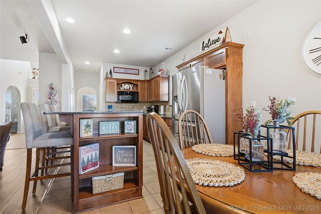 10211 N 143rd East Avenue, Owasso, OK 74055