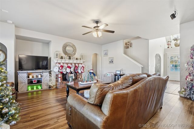 10211 N 143rd East Avenue, Owasso, OK 74055