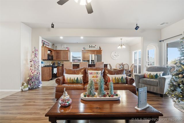 10211 N 143rd East Avenue, Owasso, OK 74055