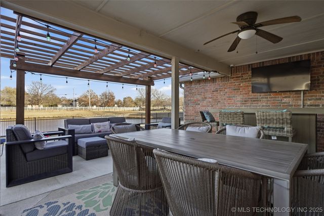 10211 N 143rd East Avenue, Owasso, OK 74055