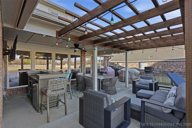 10211 N 143rd East Avenue, Owasso, OK 74055