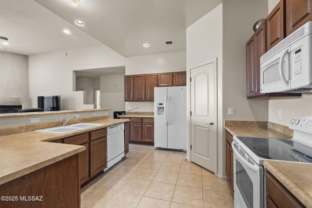 1096 Vista De Los Alamos, Rio Rico, AZ 85648