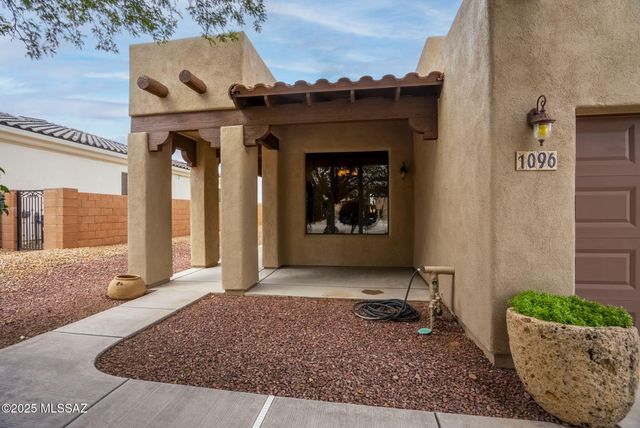 1096 Vista De Los Alamos, Rio Rico, AZ 85648