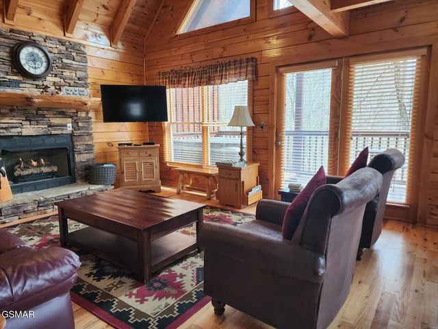 4408 Forest Vista Way, Pigeon Forge, TN 37863