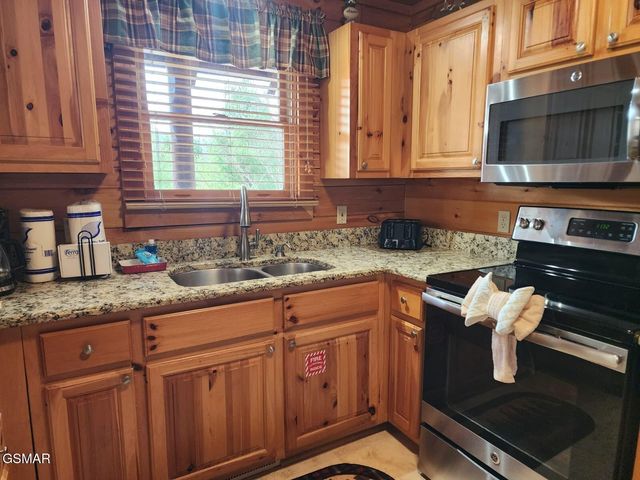 4408 Forest Vista Way, Pigeon Forge, TN 37863