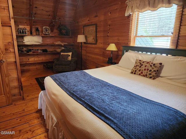 4408 Forest Vista Way, Pigeon Forge, TN 37863