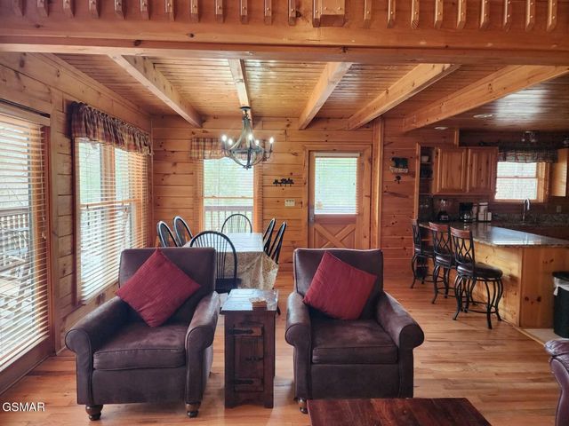 4408 Forest Vista Way, Pigeon Forge, TN 37863