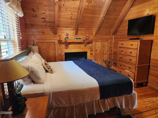 4408 Forest Vista Way, Pigeon Forge, TN 37863