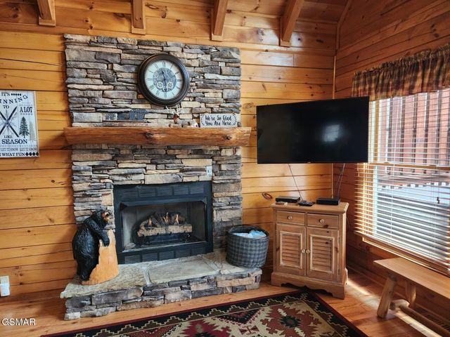 4408 Forest Vista Way, Pigeon Forge, TN 37863