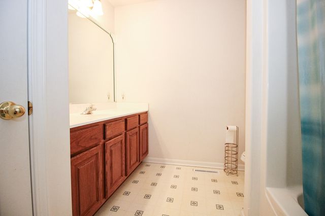 1281 Medlee Drive, Hobart, IN 46342