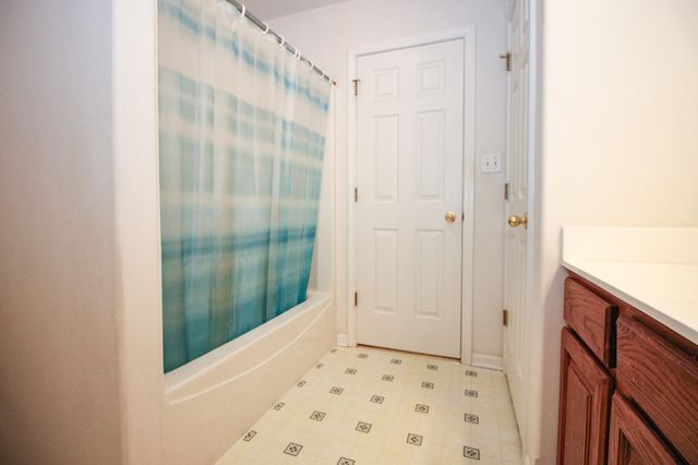 1281 Medlee Drive, Hobart, IN 46342