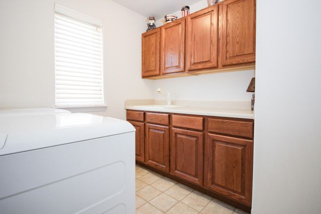 1281 Medlee Drive, Hobart, IN 46342